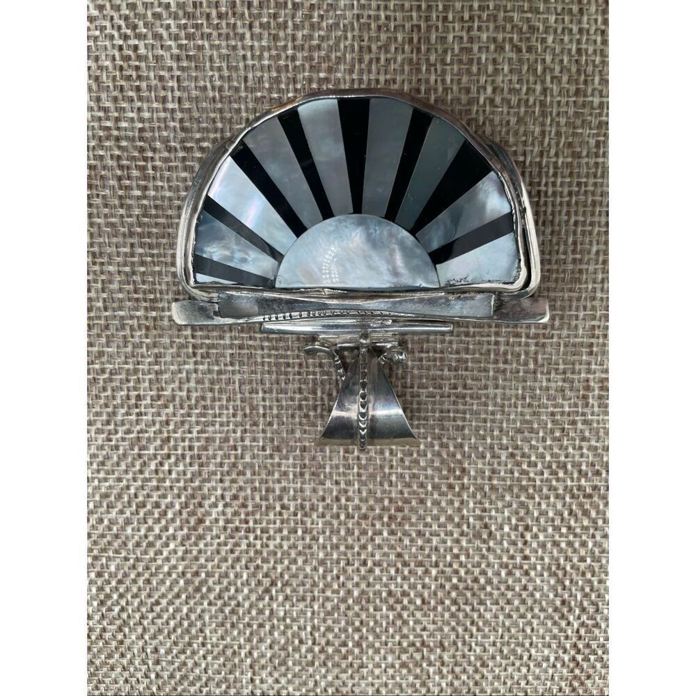 Vintage Native American Zuni Sterling Silver Sunburst Pendant/Brooch – Mother of